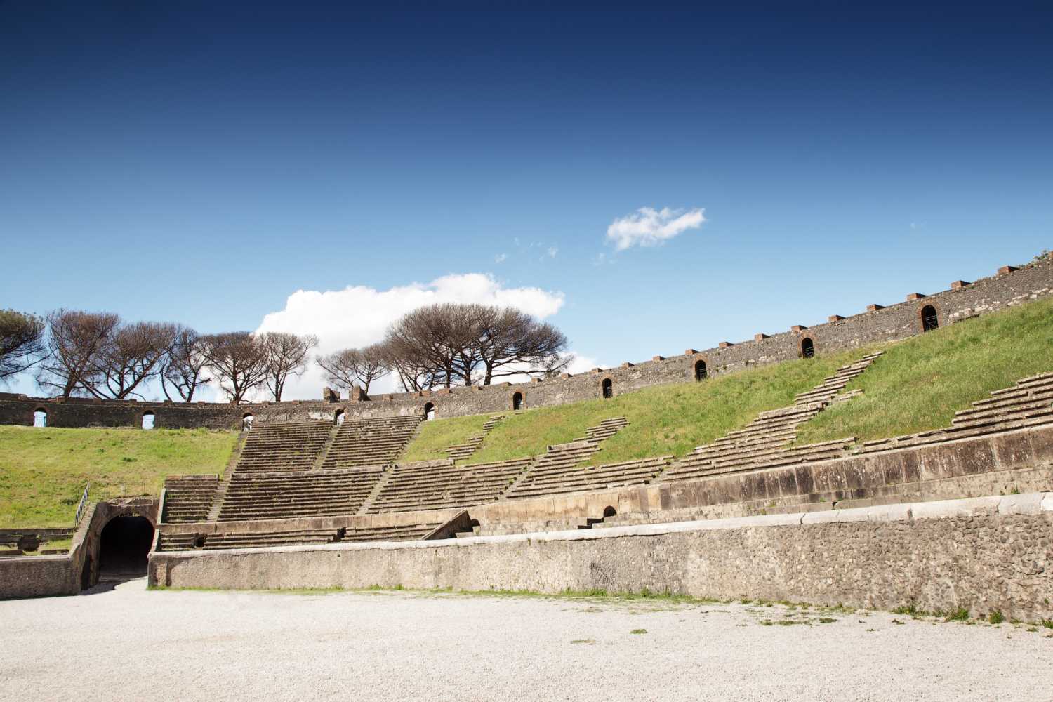 pompeii amphitheatre